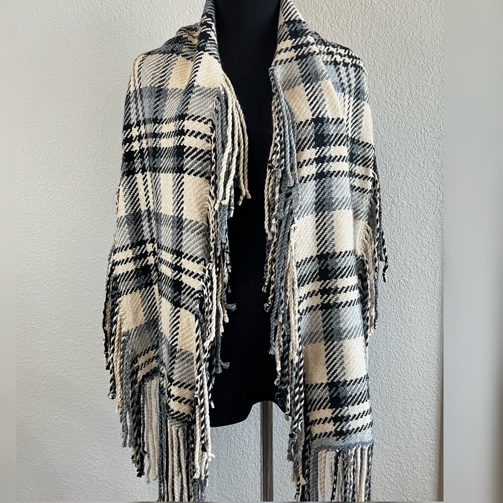 Echo plaid fringe scarf